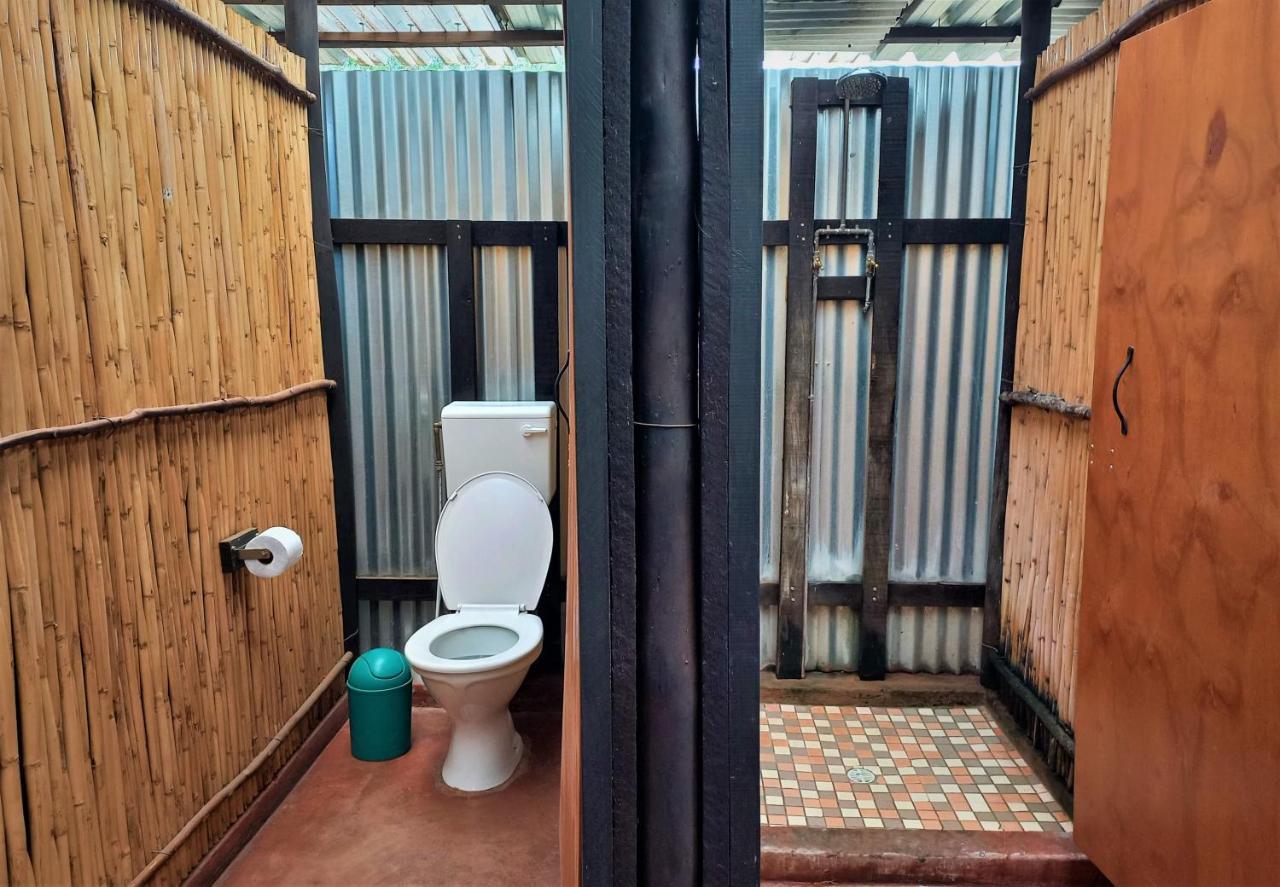 Backpackers Connection @ Jnb Airport Hostel เบโนนิ ภายนอก รูปภาพ