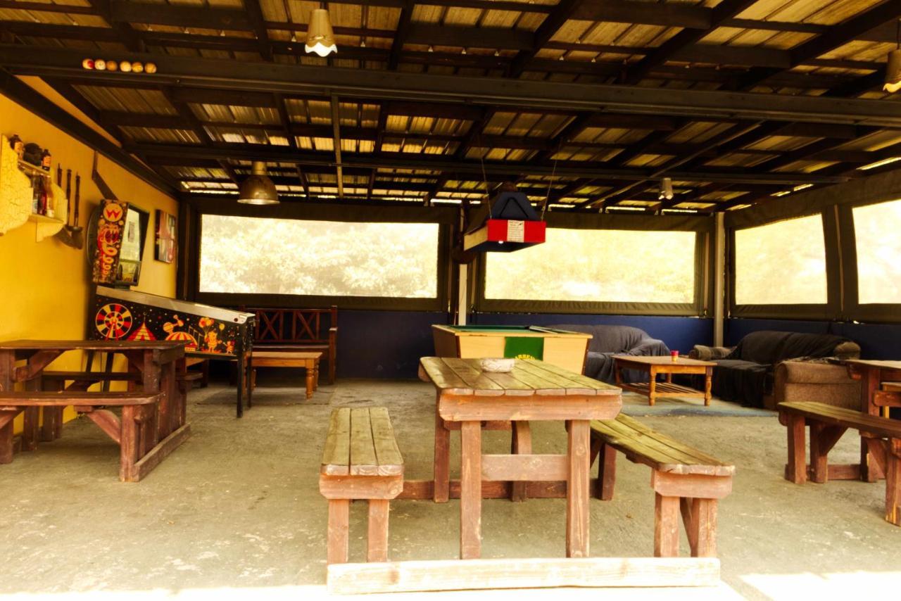 Backpackers Connection @ Jnb Airport Hostel เบโนนิ ภายนอก รูปภาพ
