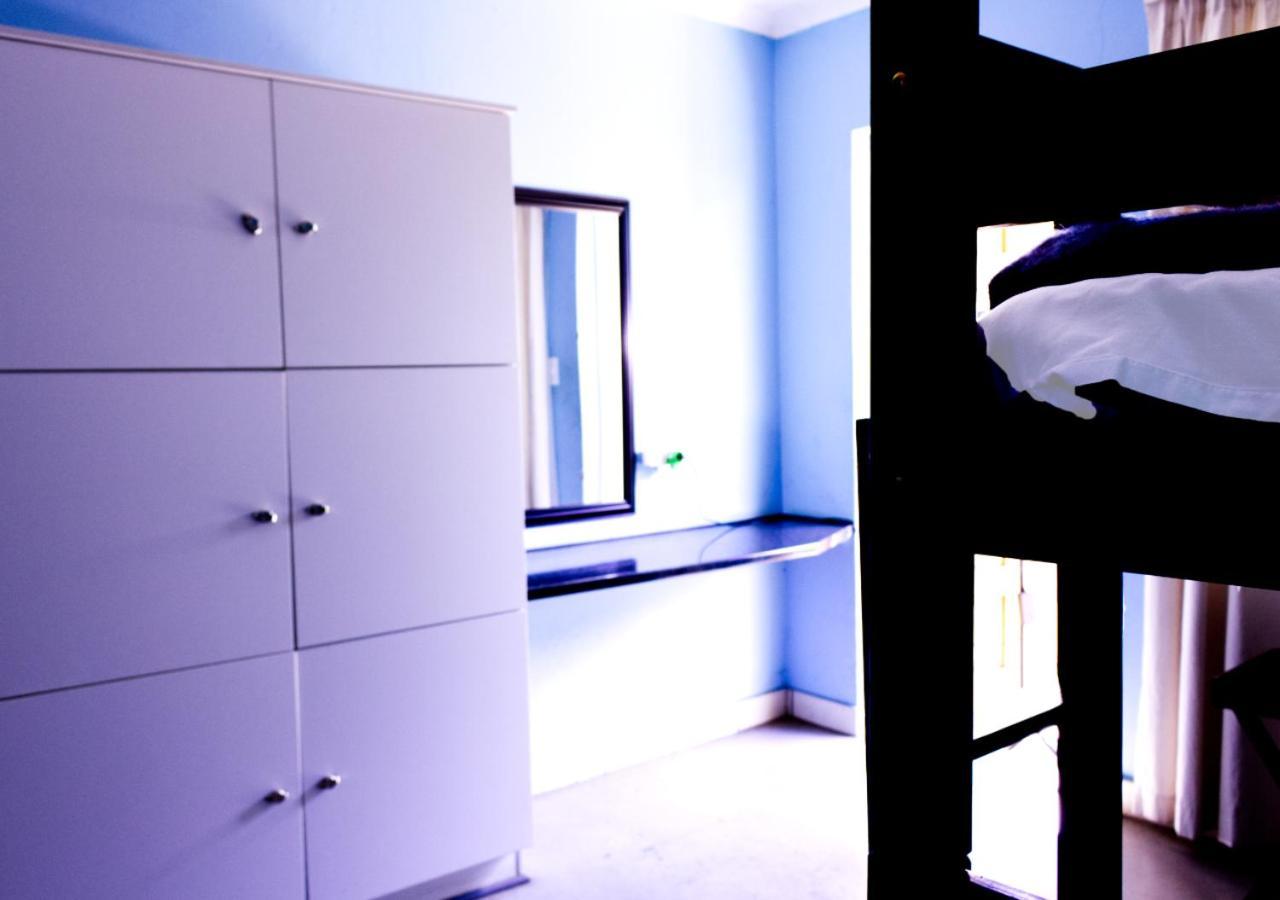 Backpackers Connection @ Jnb Airport Hostel เบโนนิ ภายนอก รูปภาพ